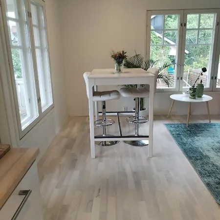 Private In A House W/ Pool Accommodatie bij particulieren